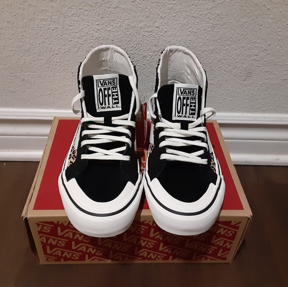 Vans - Picture 3 of 4